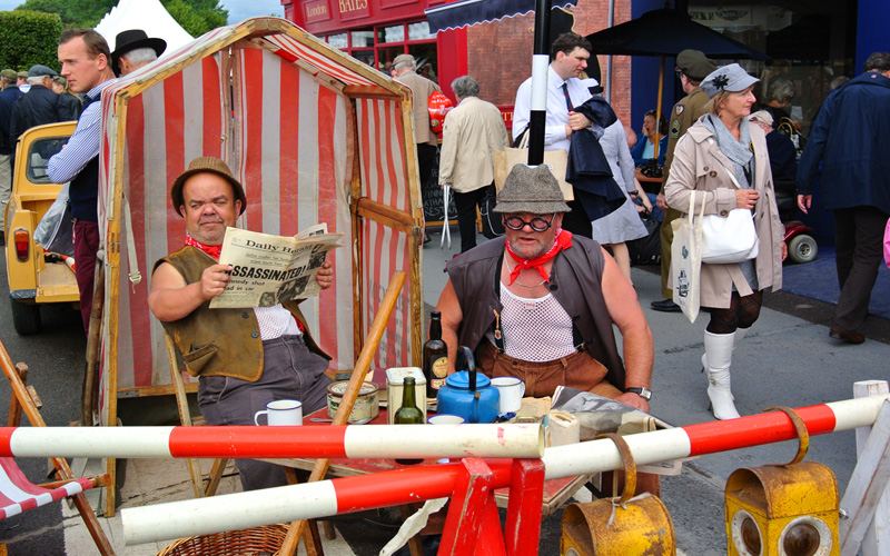 Goodwood Revival 2013 - Period workmen at work 