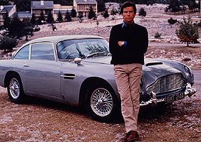 Pierce Brosnan 007 James Bond Aston Martin DB 5